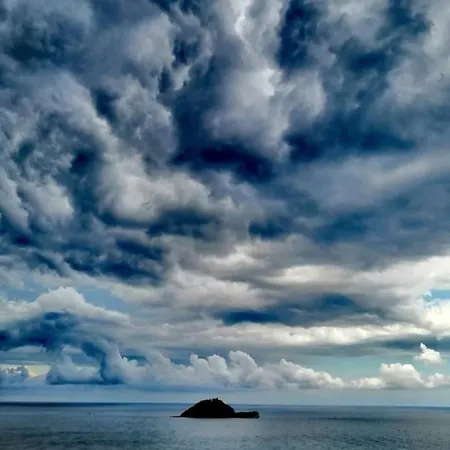 Konukevi Molo Di Luxury Alassio