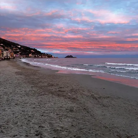Guest house Molo Di Luxury Alassio